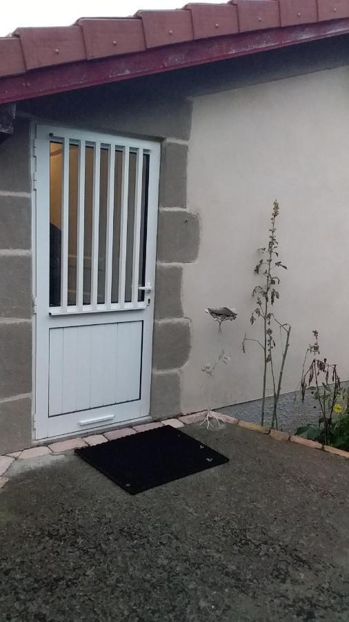 Ferme Maya Saint-Genet-Lerpt Экстерьер фото